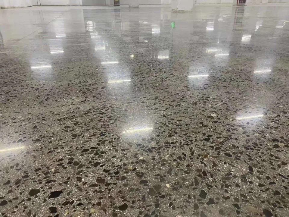 固化地坪做完之后还会起灰起砂吗？能用多少年？